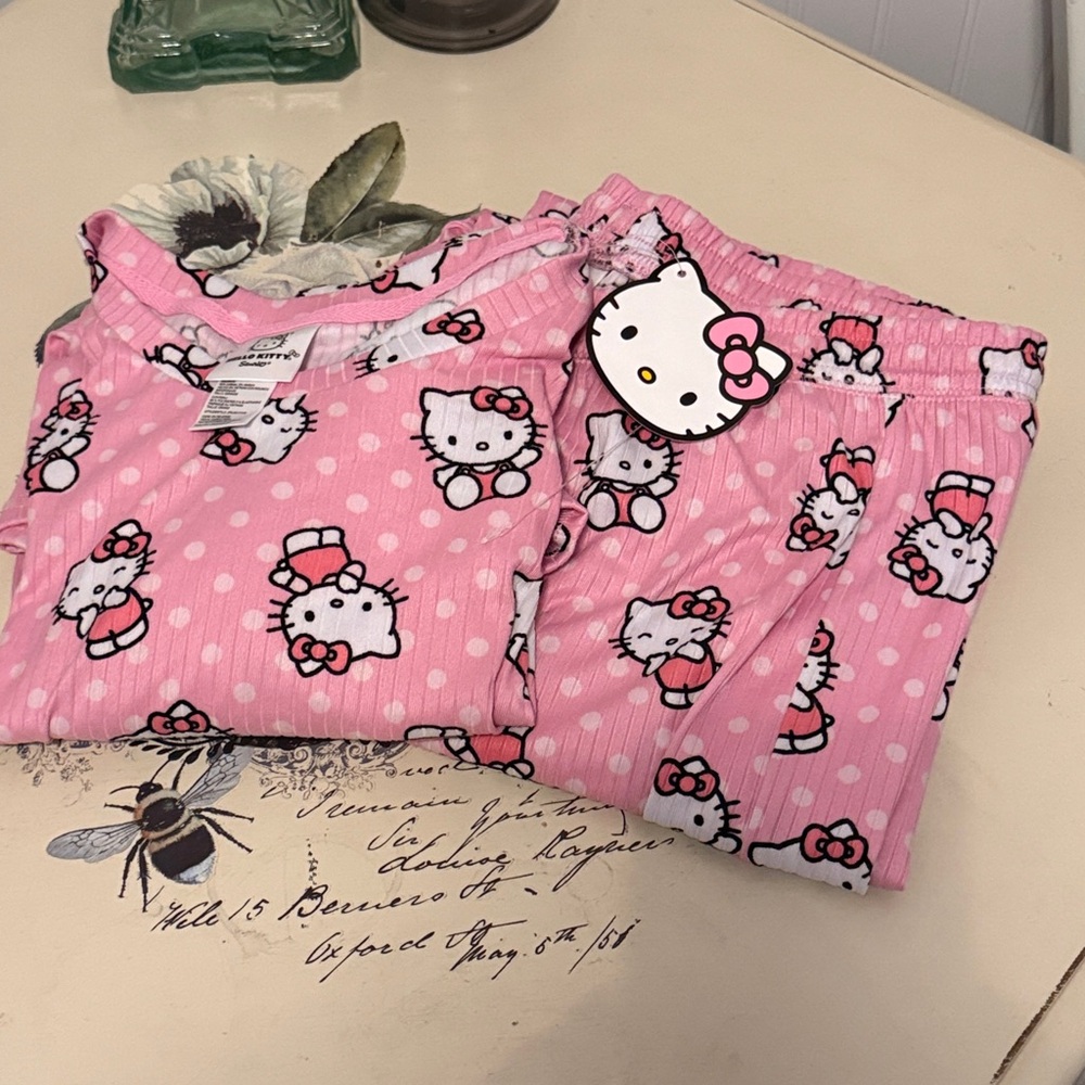 Pink Hello Kitty short sleeve and jogger lounge Set - Picture 6 of 6